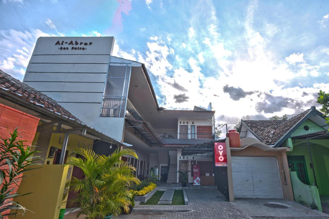 Al Abror Homestay Mandala Krida Mitra Reddoorz Yogyakarta Eksteriør bilde