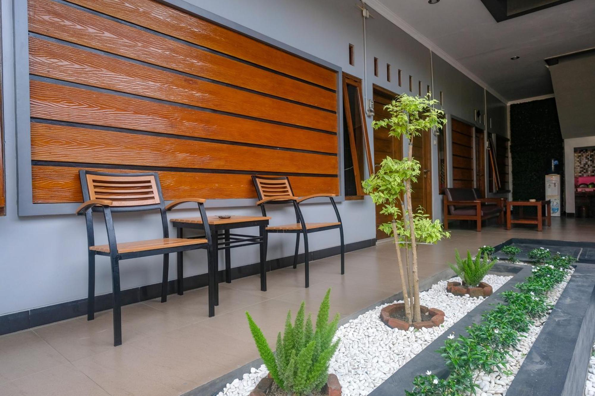 Al Abror Homestay Mandala Krida Mitra Reddoorz Yogyakarta Eksteriør bilde