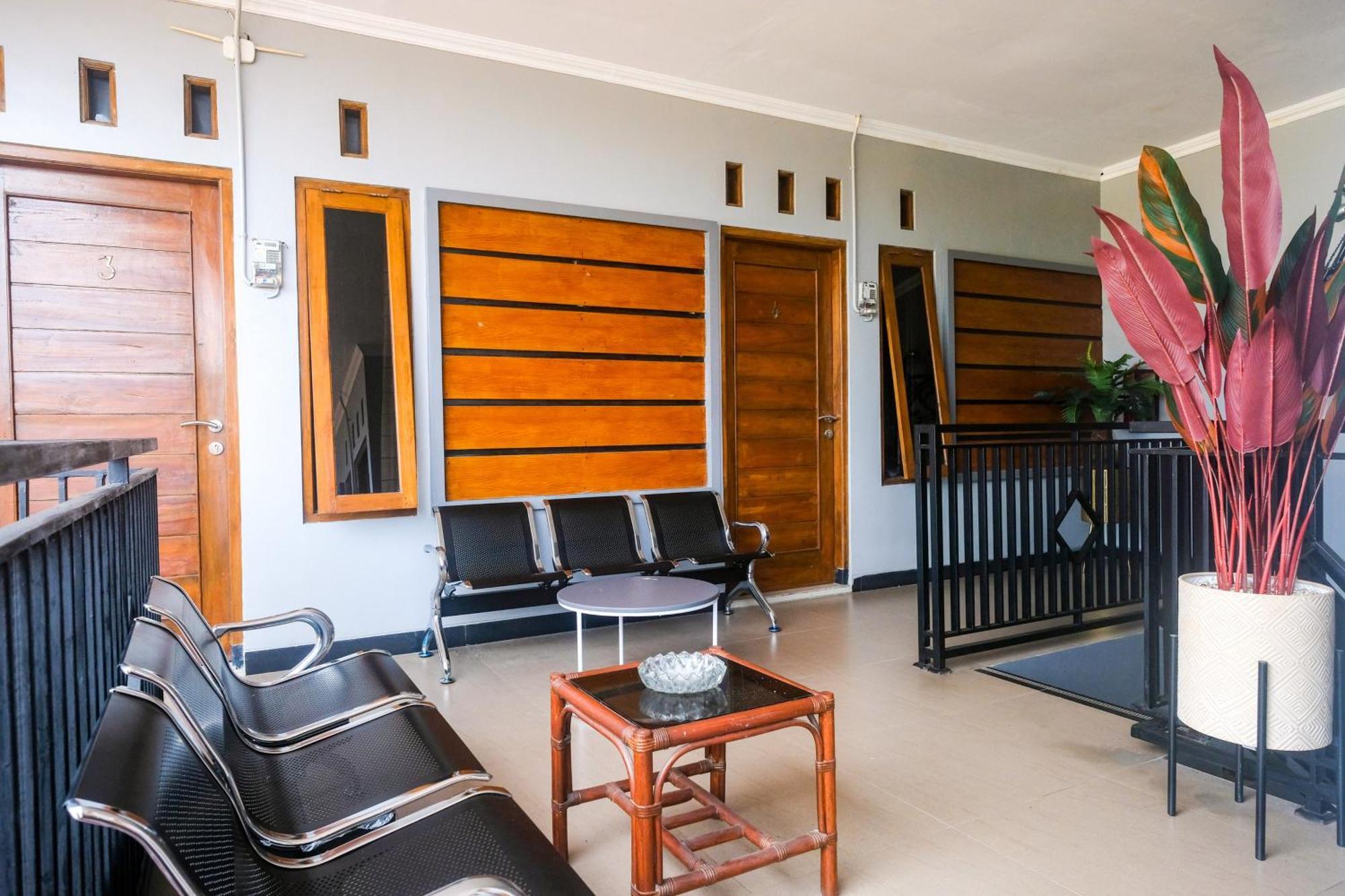 Al Abror Homestay Mandala Krida Mitra Reddoorz Yogyakarta Eksteriør bilde