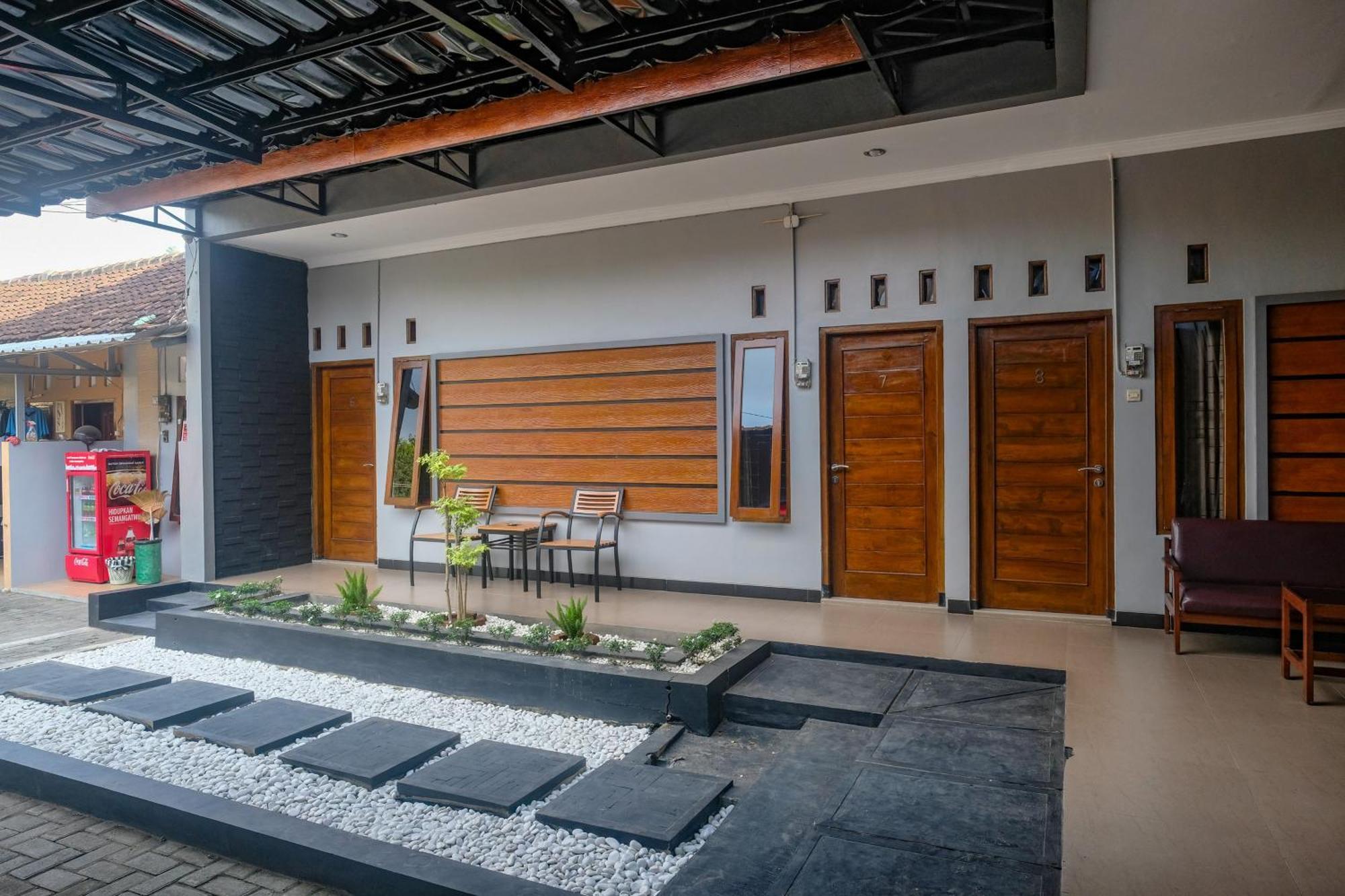 Al Abror Homestay Mandala Krida Mitra Reddoorz Yogyakarta Eksteriør bilde
