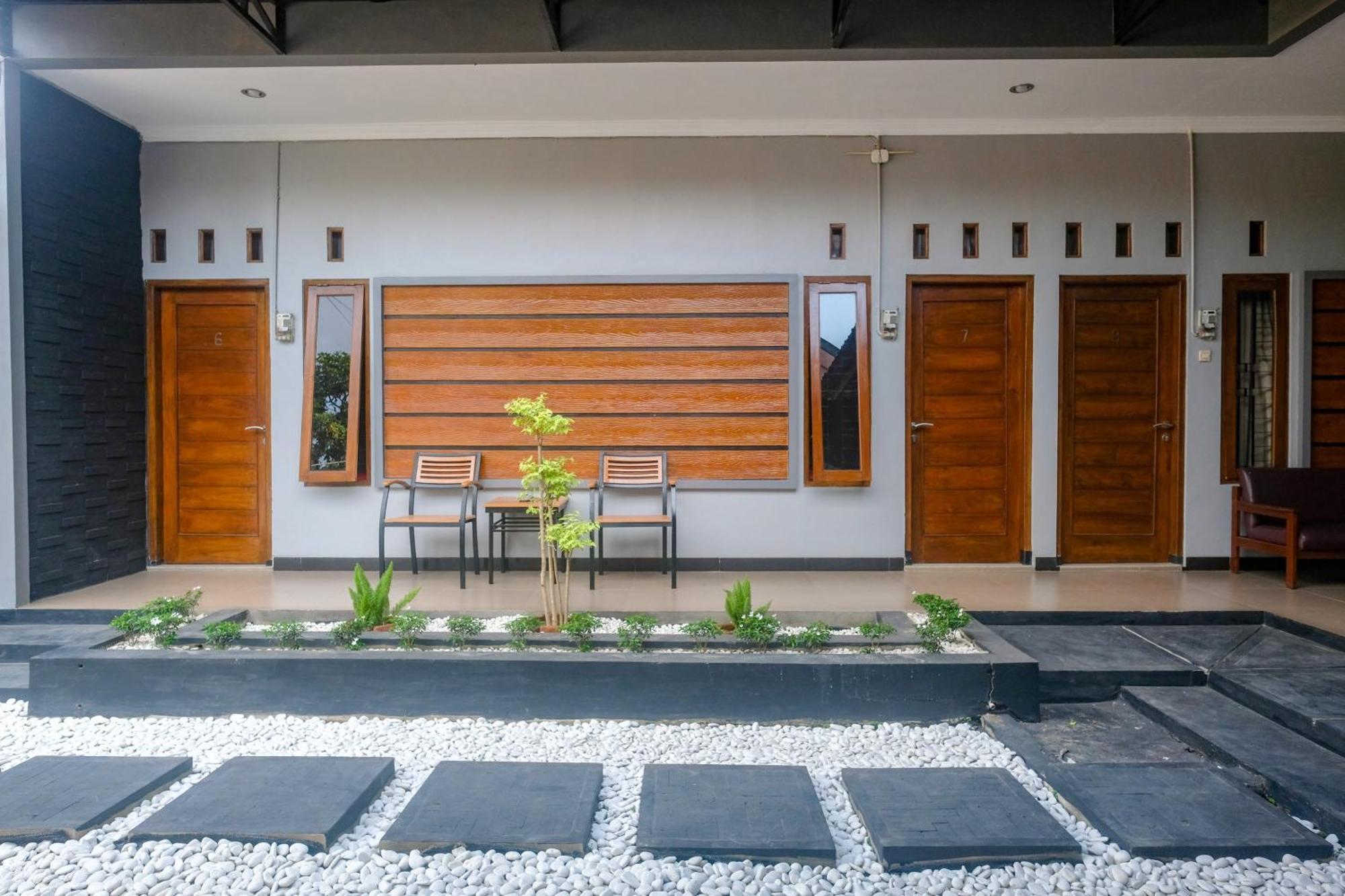 Al Abror Homestay Mandala Krida Mitra Reddoorz Yogyakarta Eksteriør bilde