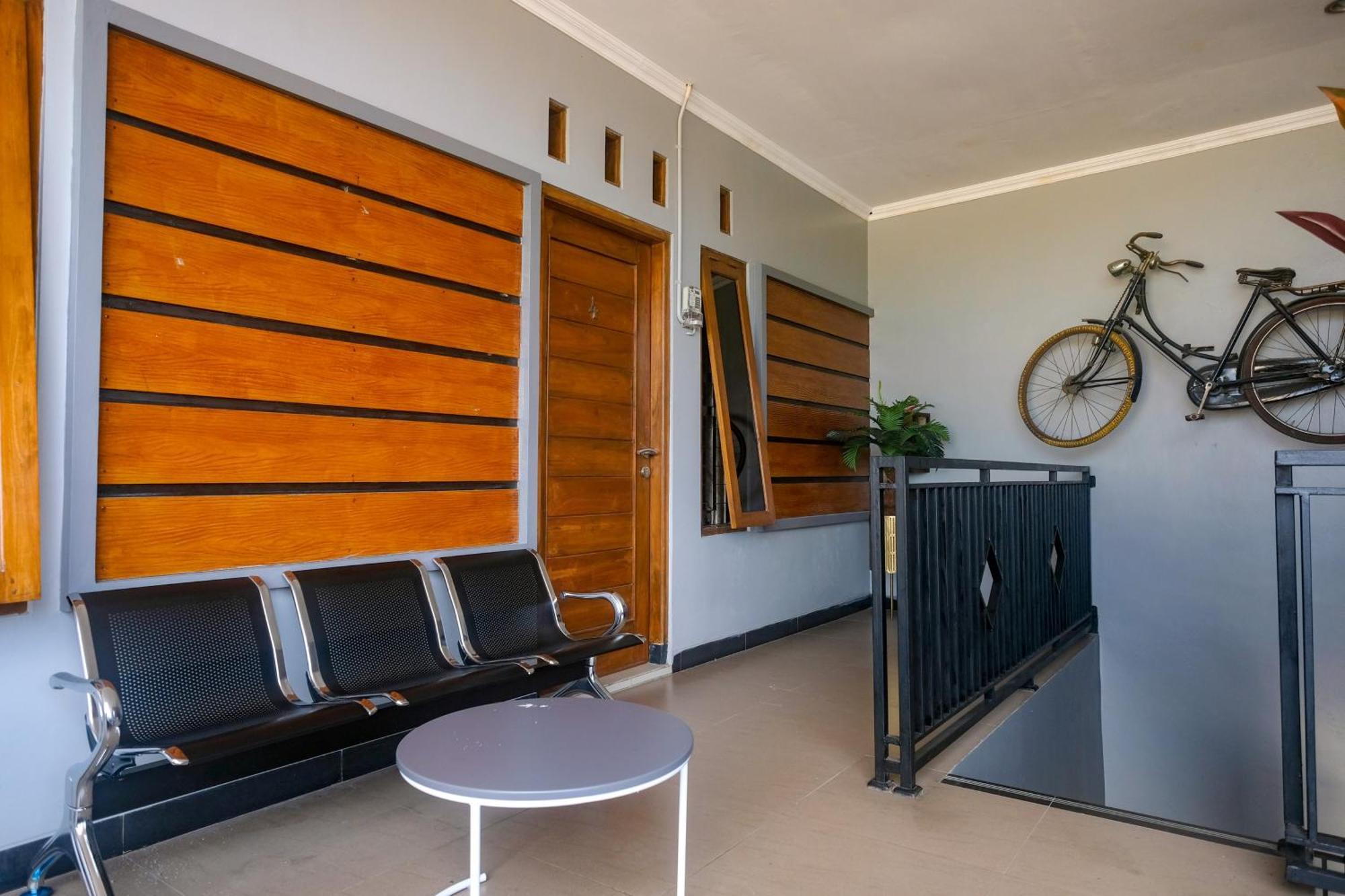 Al Abror Homestay Mandala Krida Mitra Reddoorz Yogyakarta Eksteriør bilde