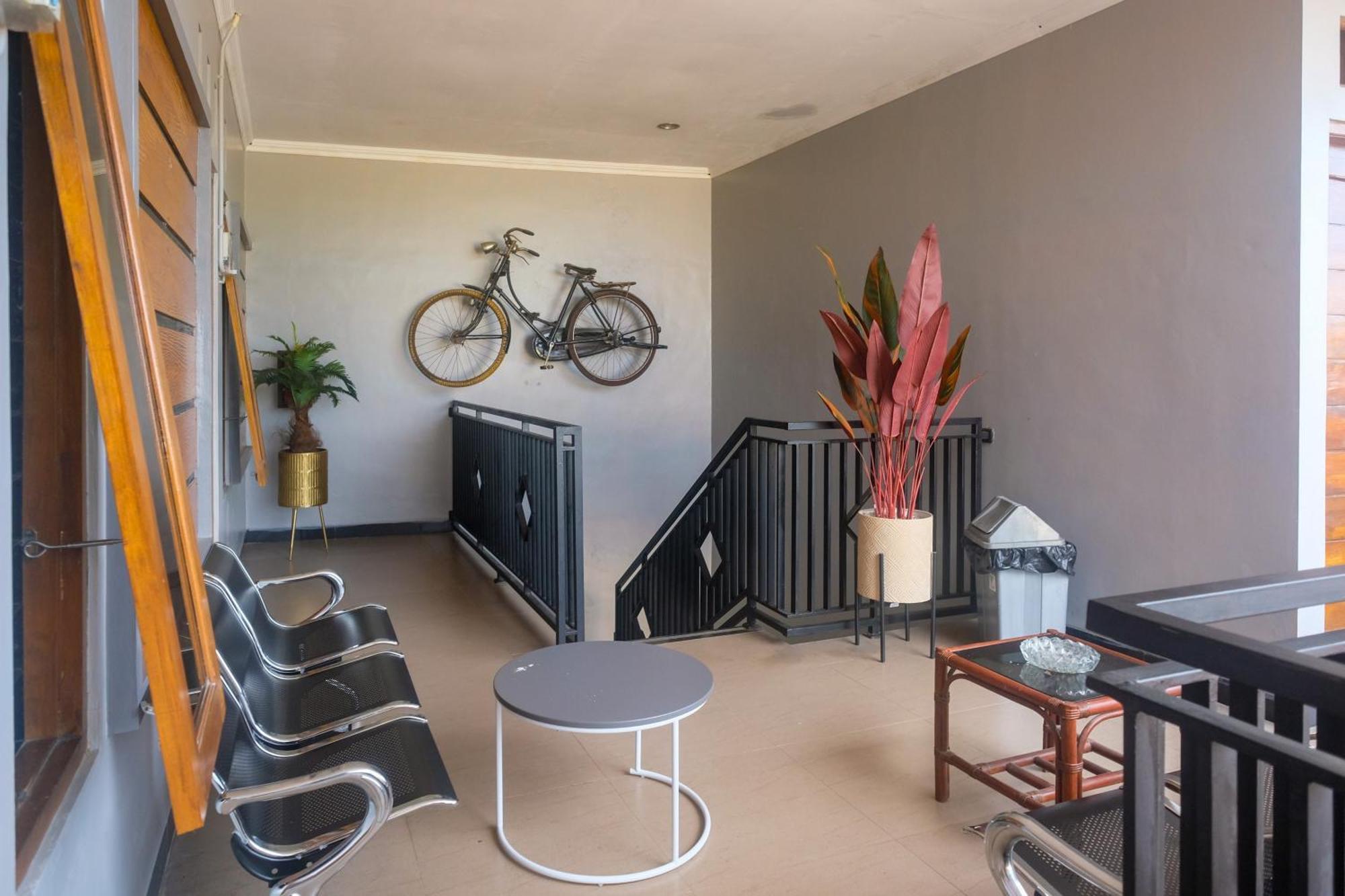Al Abror Homestay Mandala Krida Mitra Reddoorz Yogyakarta Eksteriør bilde